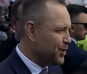 Narodowy Marsz Życia 2026 w Warszawie. Prezydent Nawrocki zabrał głos przed Pałacem