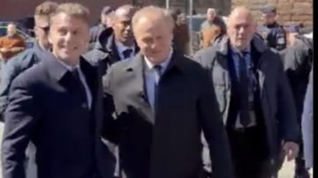 „Jestem zakochany w Gdańsku”. Nocna wiadomość Macrona do Tuska ujawniona