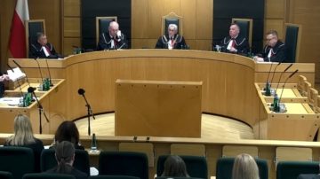 Ponad połowa Polaków nie ufa Trybunałowi Konstytucyjnemu. Nowy sondaż CBOS pokazuje wyraźny trend