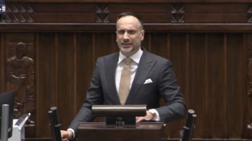 Janusz Kowalski odchodzi z PiS. Mówi o „układach lokalnych” i zapowiada kolejne kroki