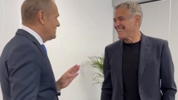 Donald Tusk spotkał się z George’em Clooneyem. Burzę wywołał jeden szczegół nagrania