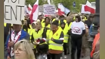 Protest przed KPRM. Robert Bąkiewicz zapowiedział zaostrzenie działań przeciw rządowi Tuska