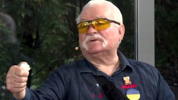 Lech Wałęsa kategorycznie żąda. Tablica albo „milion złotych z odsetkami”