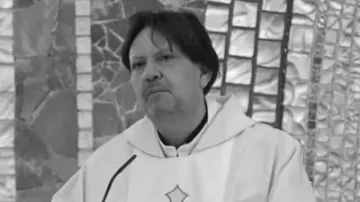 Ksiądz Robert zmarł podczas mszy w kościele. Wierni próbowali go ratować
