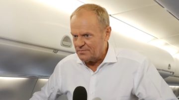 Donald Tusk zapytany o wizytę Karola Nawrockiego u Donalda Trumpa. Odpowiedział jednym słowem