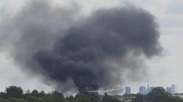Katastrofa samolotu w Warszawie. Samolot stanął w ogniu, są pierwsi poszkodowani