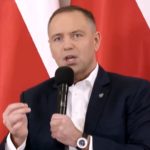 Spór wokół odebrania Orderu Orła Białego Wołodymyrowi Zełenskiemu wciąż wywołuje emocje. Po niedzielnej wypowiedzi prezydenta Ukrainy głos zabrał Karol Nawrocki. Polski prezydent stanowczo odrzucił sugestie, jakoby jego decyzja miała związek z wewnętrzną walką polityczną w Polsce.