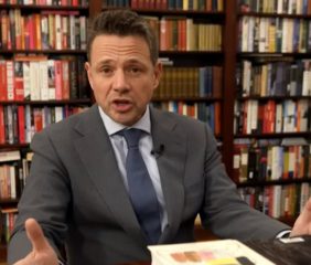 Rafał Trzaskowski odpowiada na zarzuty ws. Szpitala Południowego. Na sali padły ostre słowa