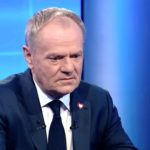 Donald Tusk zrzekł się immunitetu. Decyzja premiera ma związek ze sporem z Instytutem Polski Suwerennej Zbigniewa Ziobry, który zarzuca szefowi rządu zniesławienie. Chodzi o wypowiedź dotyczącą finansowania fundacji przez podmioty związane z giełdą kryptowalut Zondacrypto. Do sprawy odniósł się już rzecznik rządu Adam Szłapka.