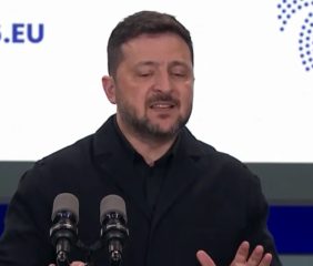 Zełenski wręczył order i uderzył w Polskę. Upokorzył Nawrockiego na oczach całego świata