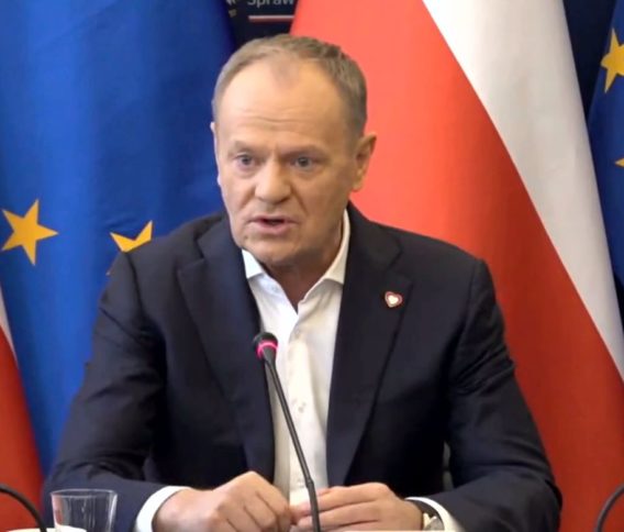 Donald Tusk podjął pilną decyzję. Chodzi o wypadek polskiego autokaru na Węgrzech