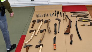 Policjanci weszli do domu 14-latka, dokonali wstrząsającego odkrycia. Natychmiast zaroiło się od służb, jest pilny komunikat
