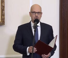 Od ślubowania Berka minęło kilka godzin, a tu takie wieści. Świeczkowski nagle wyszedł przed TK i pilnie ogłosił