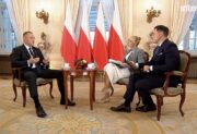 Wywiad na żywo z Karolem Nawrockim, nagle padły ostre słowa. Tak prezydent zareagował na pytanie o TK, Tusk i Berek w tarapatach