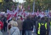 Manifestacja pod TK ledwo ruszyła, a już takie sceny. Czegoś takiego nikt się nie spodziewał, głośno o tym w całej Polsce