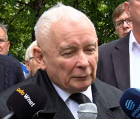 Ludzie nie wytrzymali i wyszli na ulice. Tłum zebrał się pod TK, gdy nagle pojawił się Kaczyński. Szokujące co ogłosił prezes PiS